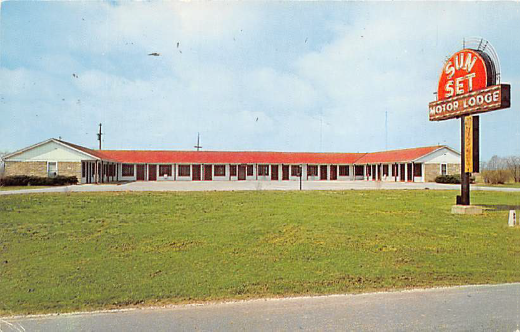 Postcard of Sunset Motor Lodge, Stanford, Kentucky. (https:hippostcard.com/listing-sunset-motor-logdge-standford-ky/29233742)